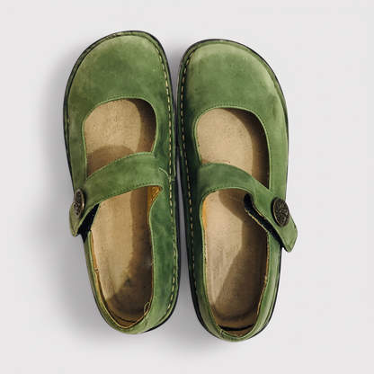 Orthopedic Shoes with Elegant Detail