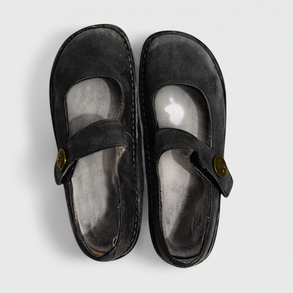 Orthopedic Shoes with Elegant Detail